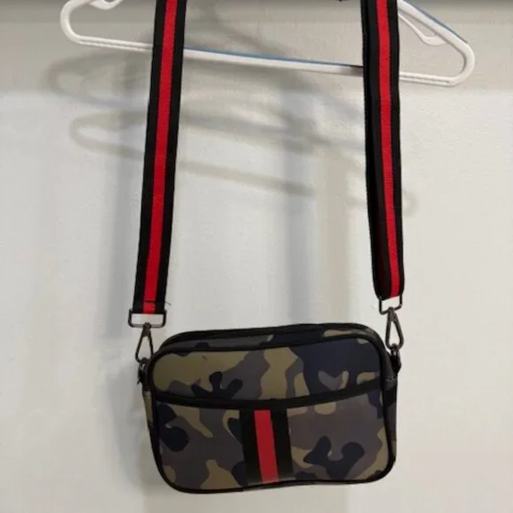 Neoprene Crossbody - Camouflage - Picture 1 of 6